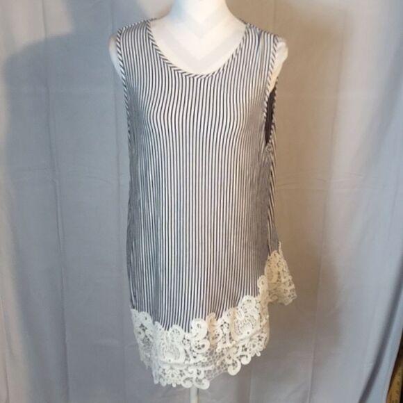 Cha Cha Vente Striped Asymmetrical Top - Picture 9 of 9